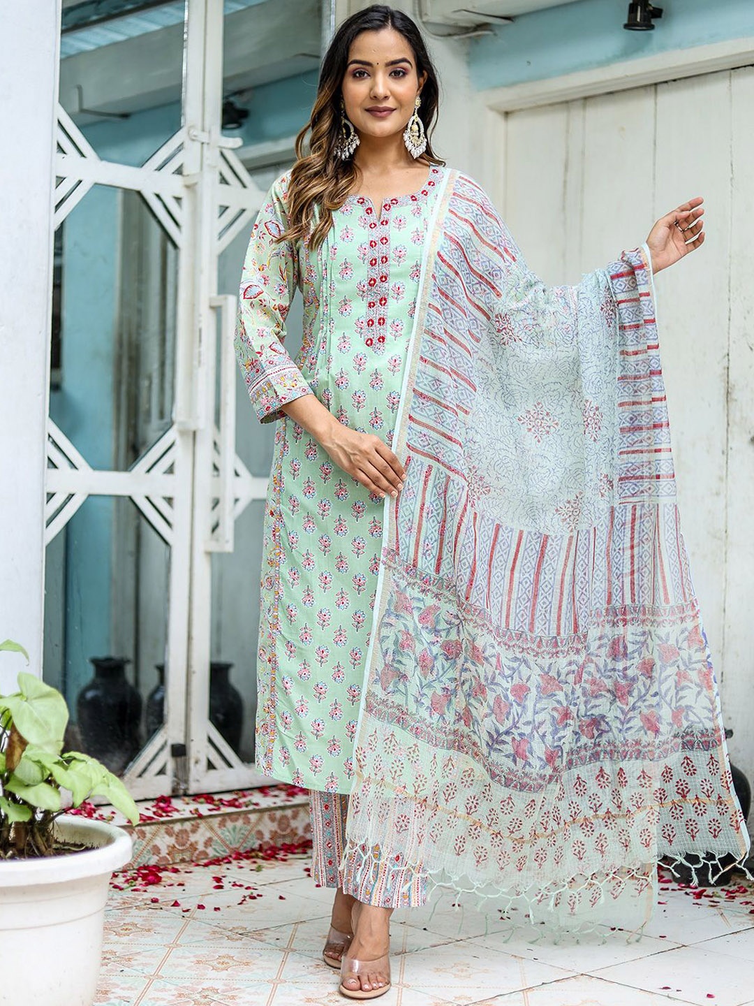 Benaaz Floral Printed Thread Work Pure Cotton Straight Kurta With Trousers & Dupatta, Green
Benaaz Floral Printed Thread Work Pure Cotton Straight Kurta With Trousers & Dupatta, Green
