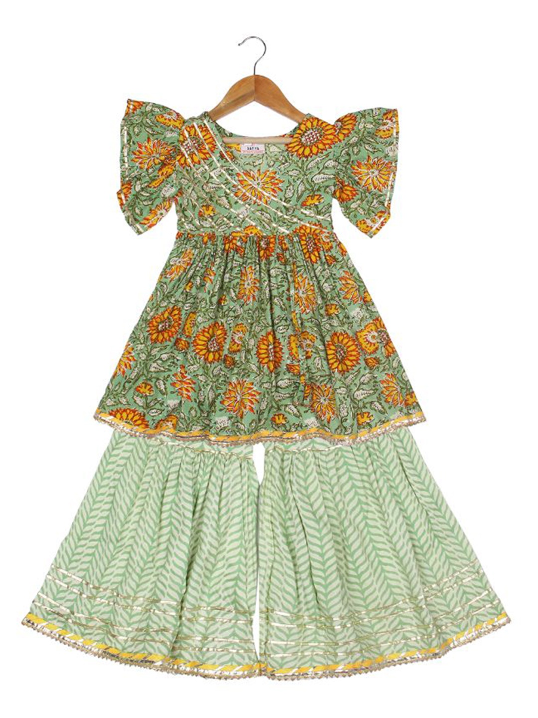 AATYA KIIDS Girls Floral Printed Regular Gotta Patti Pure Cotton A-Line Kurta with Sharara, Green
AATYA KIIDS Girls Floral Printed Regular Gotta Patti Pure Cotton A-Line Kurta with Sharara, Green