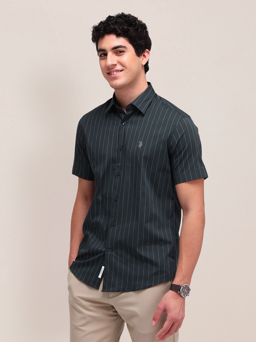 U.S. Polo Assn. Men Classic Spread Collar Vertical Striped Cotton Casual Shirt, Green
U.S. Polo Assn. Men Classic Spread Collar Vertical Striped Cotton Casual Shirt, Green