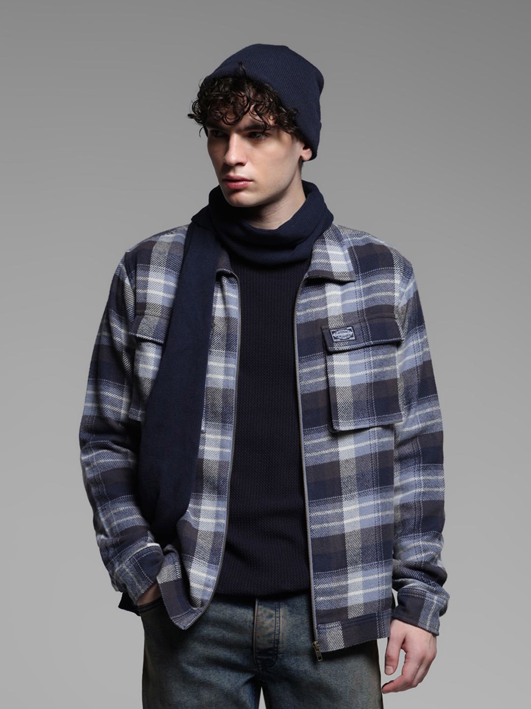 Jack & Jones Men Spread Collar Tartan Checked Cotton Oversized Casual Shirt, Navy blue
Jack & Jones Men Spread Collar Tartan Checked Cotton Oversized Casual Shirt, Navy blue