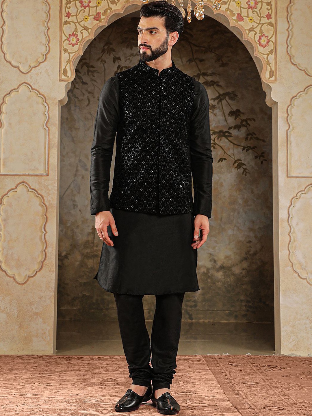 HOUSE OF DEYANN Ethnic Motifs Embroidered Velvet Straight Kurta With Churidar, Black
HOUSE OF DEYANN Ethnic Motifs Embroidered Velvet Straight Kurta With Churidar, Black
