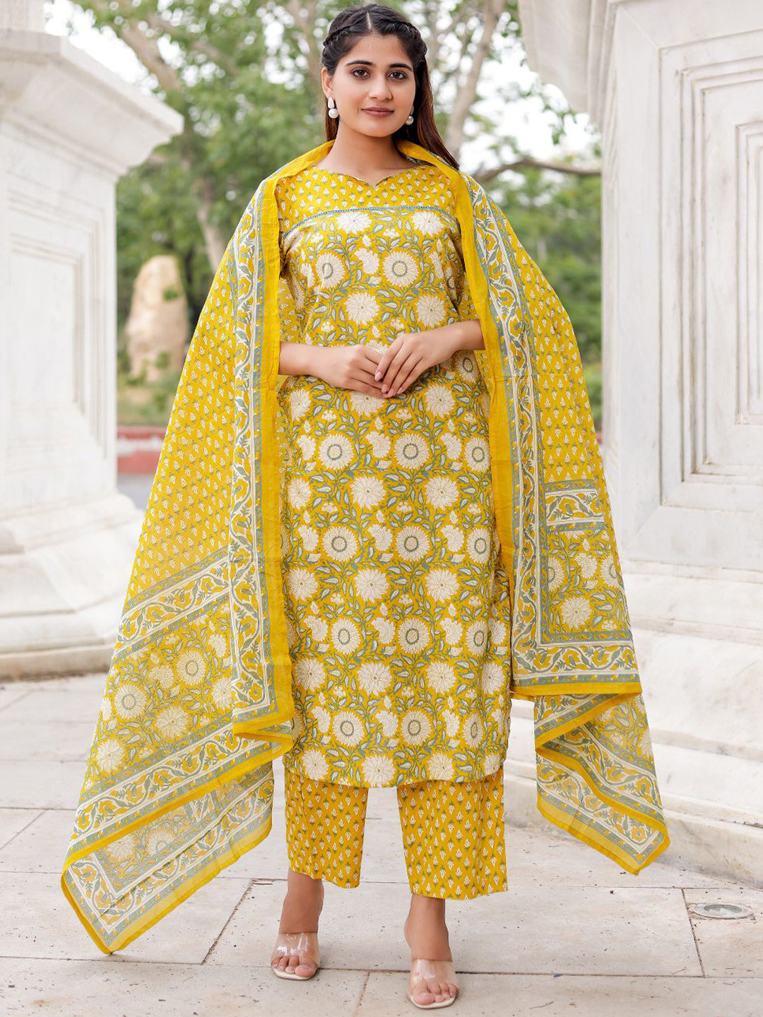 Chandbaali Women Floral Printed Regular Pure Cotton Kurta with Palazzos & With Dupatta, Yellow
Chandbaali Women Floral Printed Regular Pure Cotton Kurta with Palazzos & With Dupatta, Yellow
