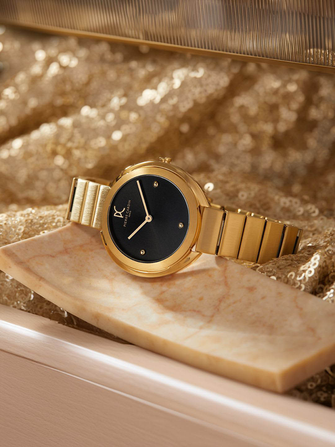 pierre cardin Women Dial & Stainless Steel Straps Analogue Watch CMC.8003, Black
pierre cardin Women Dial & Stainless Steel Straps Analogue Watch CMC.8003, Black