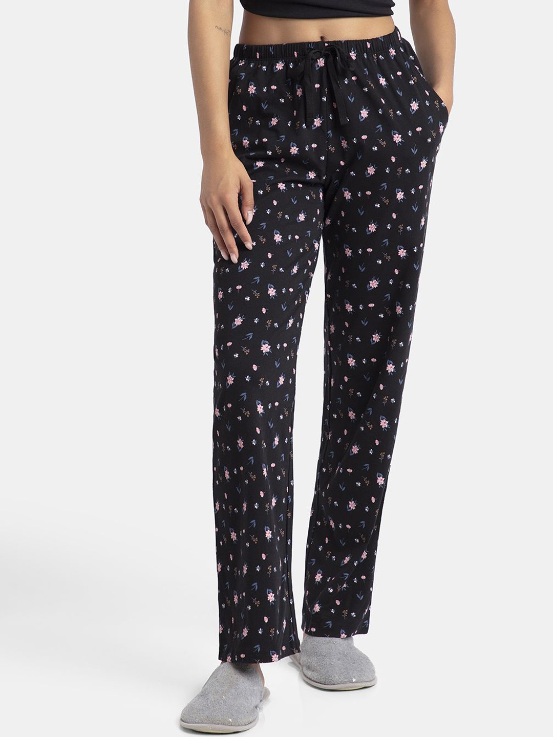Jockey Super Combed Cotton Printed Relaxed Fit Pyjama with Convenient Side Pockets - RX88, Black
Jockey Super Combed Cotton Printed Relaxed Fit Pyjama with Convenient Side Pockets - RX88, Black