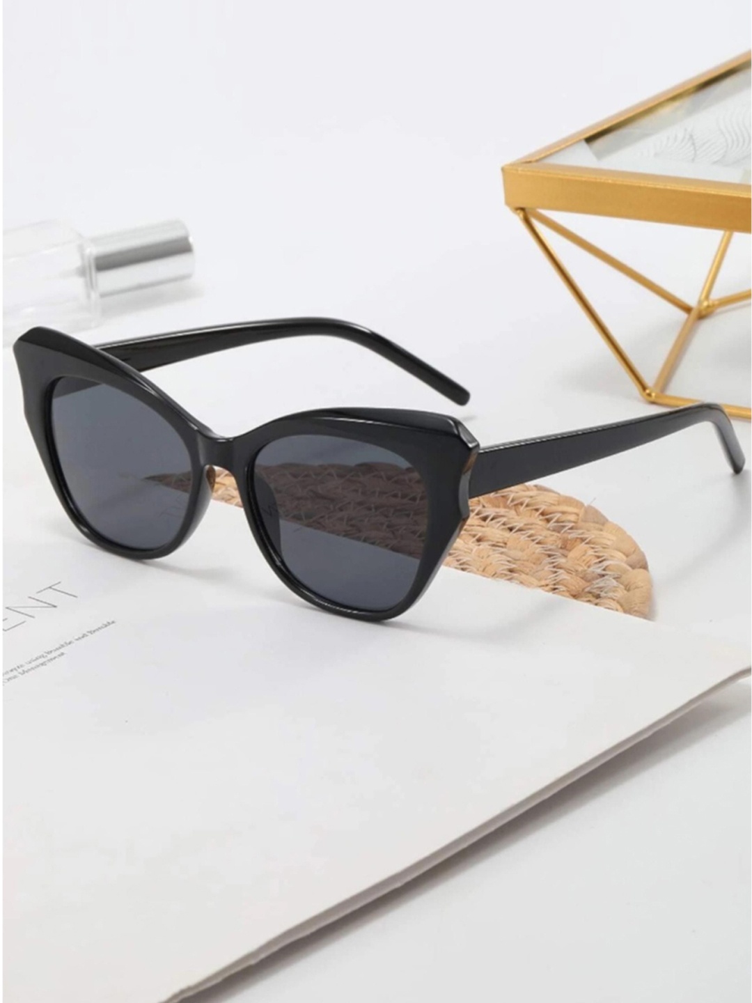 DressBerry Women Sunglasses with UV Protected Lens ES_60088-87-DB-22017-BLK-BLK-CEBF, Black
DressBerry Women Sunglasses with UV Protected Lens ES_60088-87-DB-22017-BLK-BLK-CEBF, Black