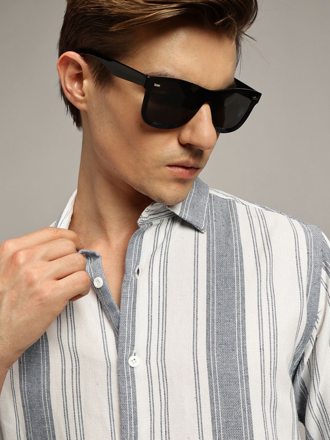 The Roadster Lifestyle Co. Men Premium Spread Collar Vertical Striped Cotton Casual Shirt, White
The Roadster Lifestyle Co. Men Premium Spread Collar Vertical Striped Cotton Casual Shirt, White