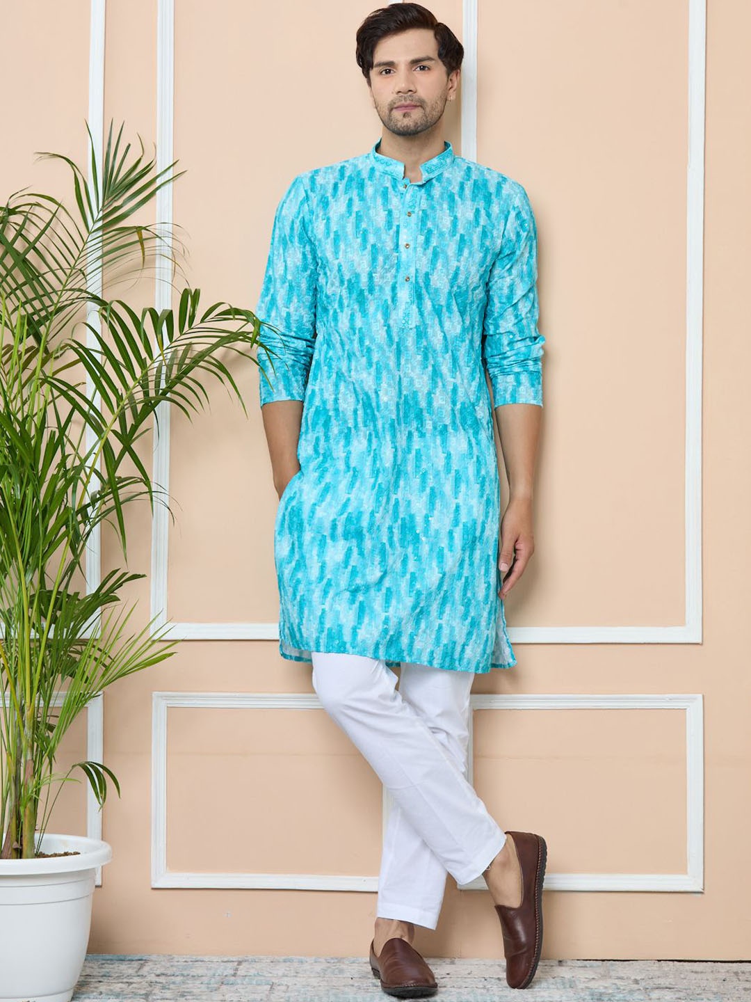 See Designs Men Ethnic Motifs Embroidered Regular Thread Work Pure Cotton Kurta with Pyjamas, Green
See Designs Men Ethnic Motifs Embroidered Regular Thread Work Pure Cotton Kurta with Pyjamas, Green