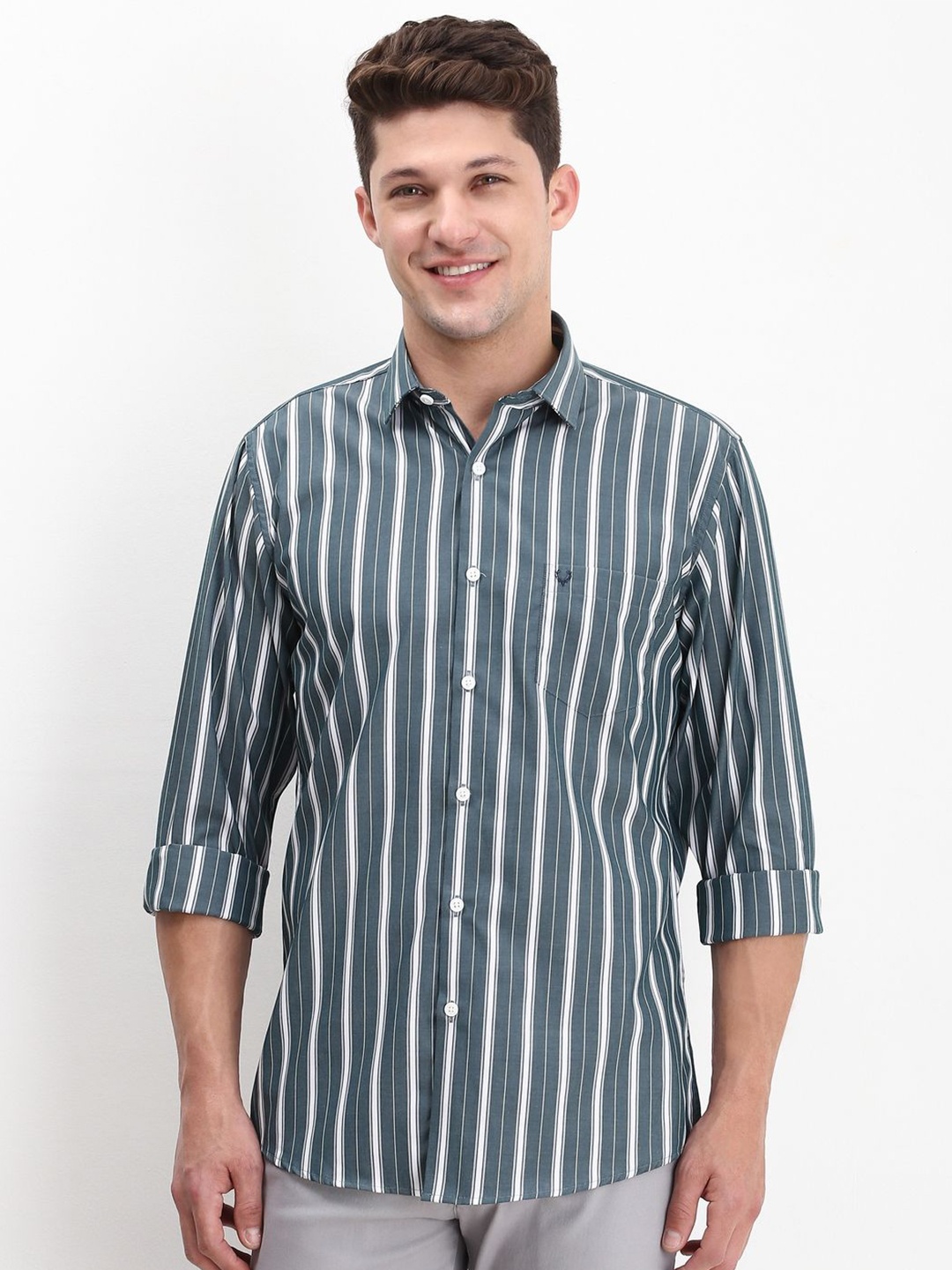 Allen Solly Men Spread Collar Vertical Striped Cotton Slim Fit Casual Shirt, Teal
Allen Solly Men Spread Collar Vertical Striped Cotton Slim Fit Casual Shirt, Teal