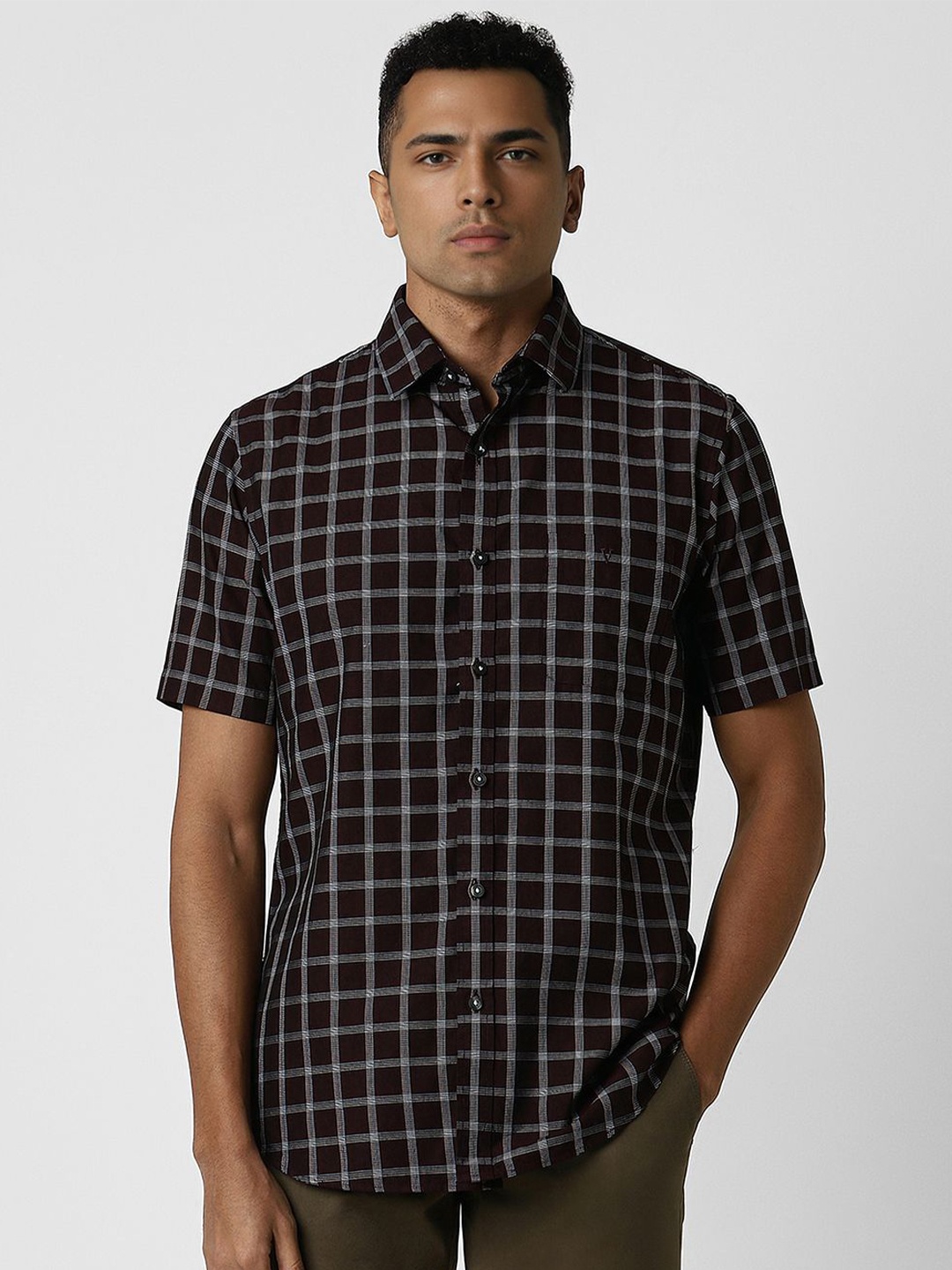 Van Heusen Sport Men Spread Collar Tartan Checked Cotton Slim Fit Casual Shirt, Brown
Van Heusen Sport Men Spread Collar Tartan Checked Cotton Slim Fit Casual Shirt, Brown