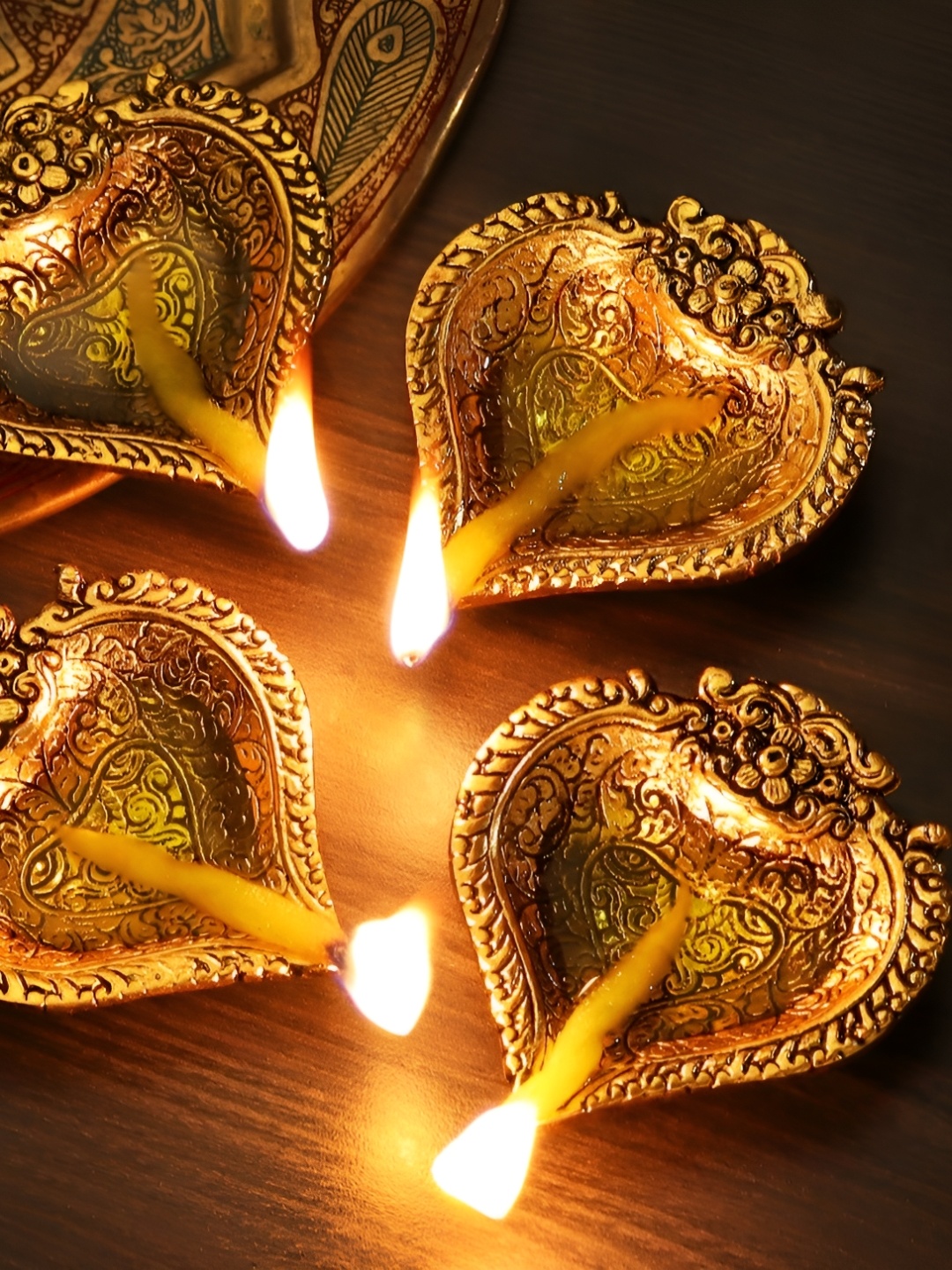 IndianShelf 20 Pieces Arti Diya Aluminium Gold Finish Ganesha on Leaf Oil Lamp for Pooja
IndianShelf 20 Pieces Arti Diya Aluminium Gold Finish Ganesha on Leaf Oil Lamp for Pooja