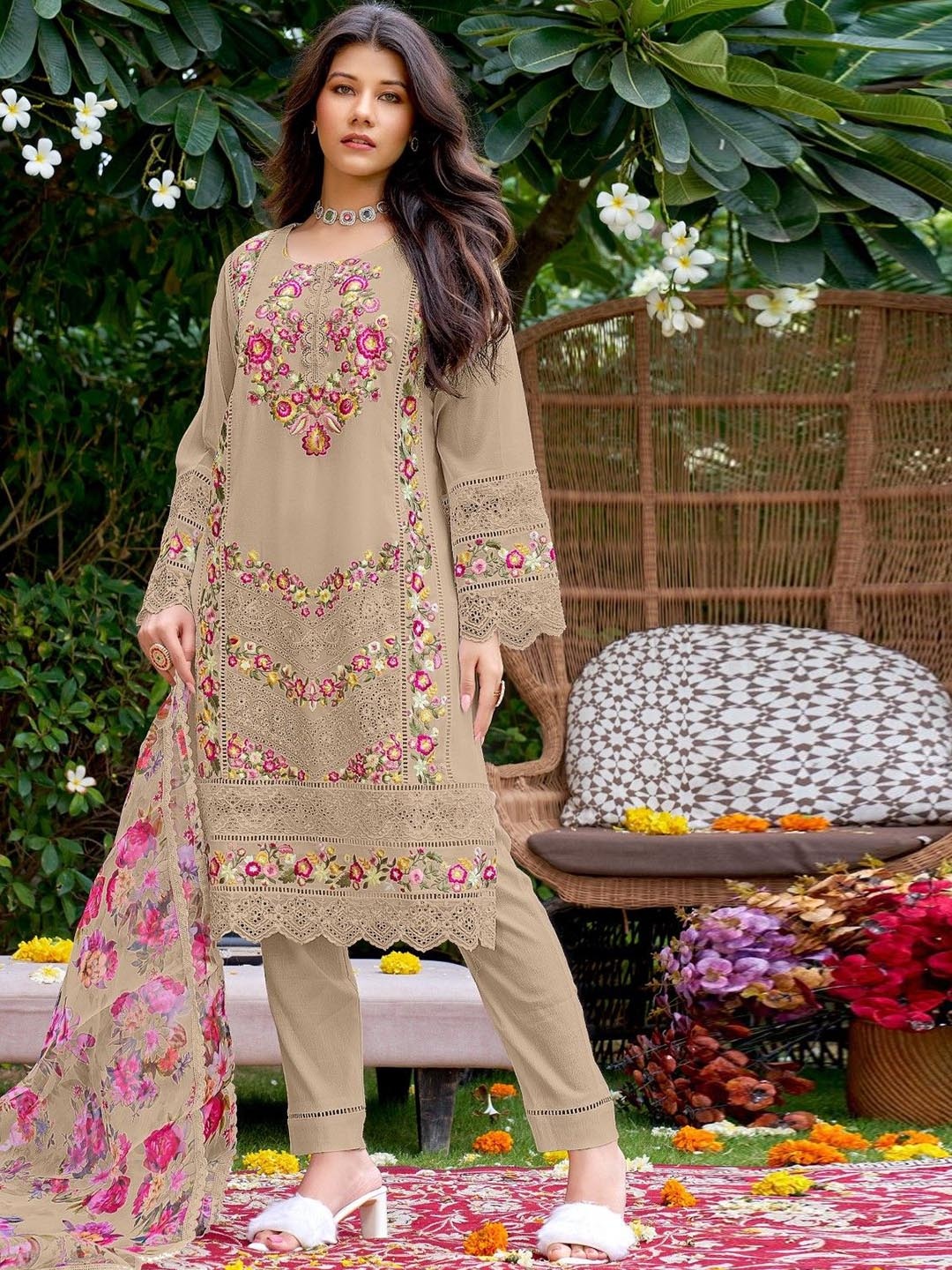 AUTUMN LANE Floral Embroidered Pakistani Style Kurta With Trouser & Dupatta, Beige
AUTUMN LANE Floral Embroidered Pakistani Style Kurta With Trouser & Dupatta, Beige