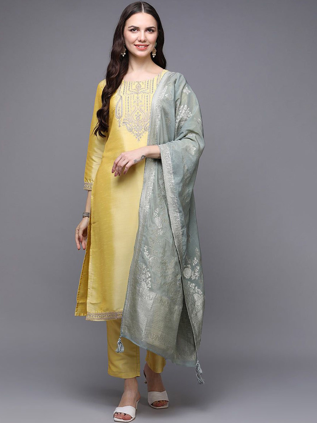 KALINI Women Paisley Yoke Design Regular Thread Work Kurta with Trousers & With Dupatta, Yellow
KALINI Women Paisley Yoke Design Regular Thread Work Kurta with Trousers & With Dupatta, Yellow