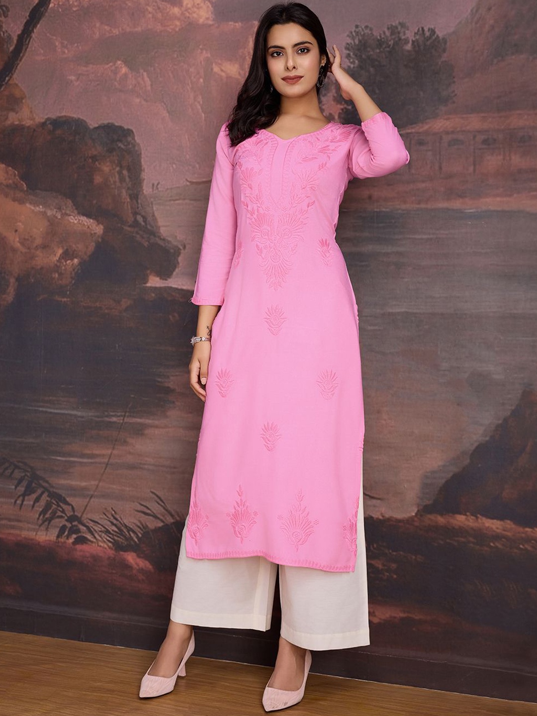 House of Pataudi Floral Embroidered Round Neck Cotton Thread Work Straight Kurta, Pink
House of Pataudi Floral Embroidered Round Neck Cotton Thread Work Straight Kurta, Pink