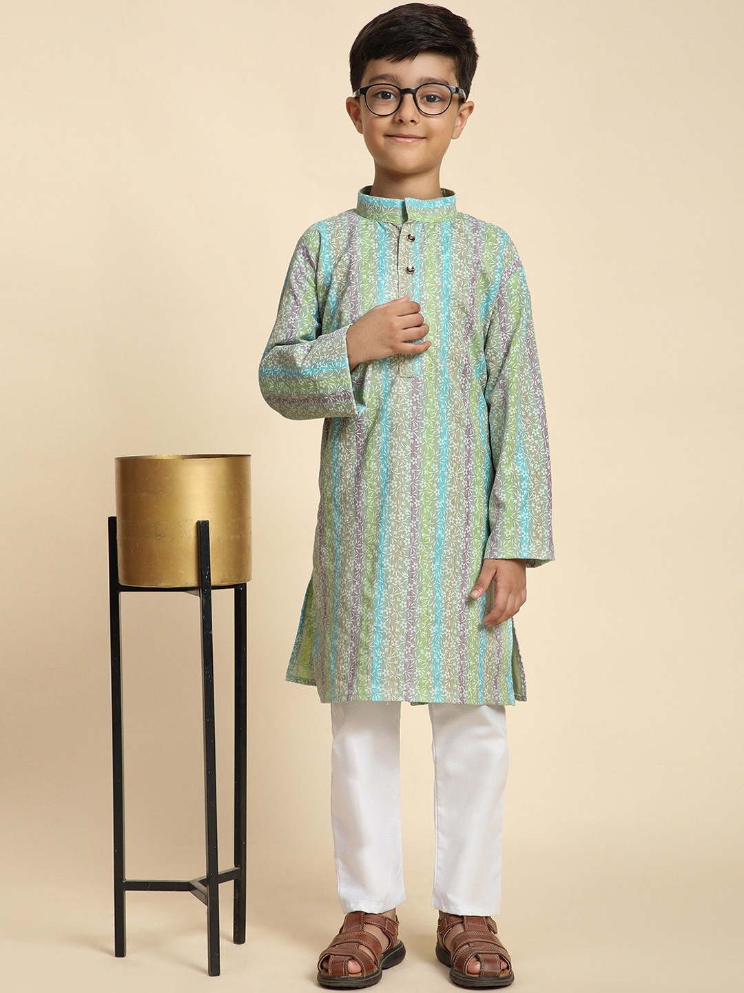 Pro-Ethic STYLE DEVELOPER Boys Floral Printed Pure Cotton Straight Kurta with Pyjamas, Green
Pro-Ethic STYLE DEVELOPER Boys Floral Printed Pure Cotton Straight Kurta with Pyjamas, Green