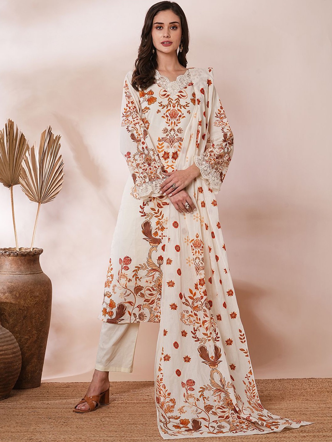 FASHOR Women Floral Printed Regular Pure Cotton Kurta with Trousers & With Dupatta, Cream
FASHOR Women Floral Printed Regular Pure Cotton Kurta with Trousers & With Dupatta, Cream