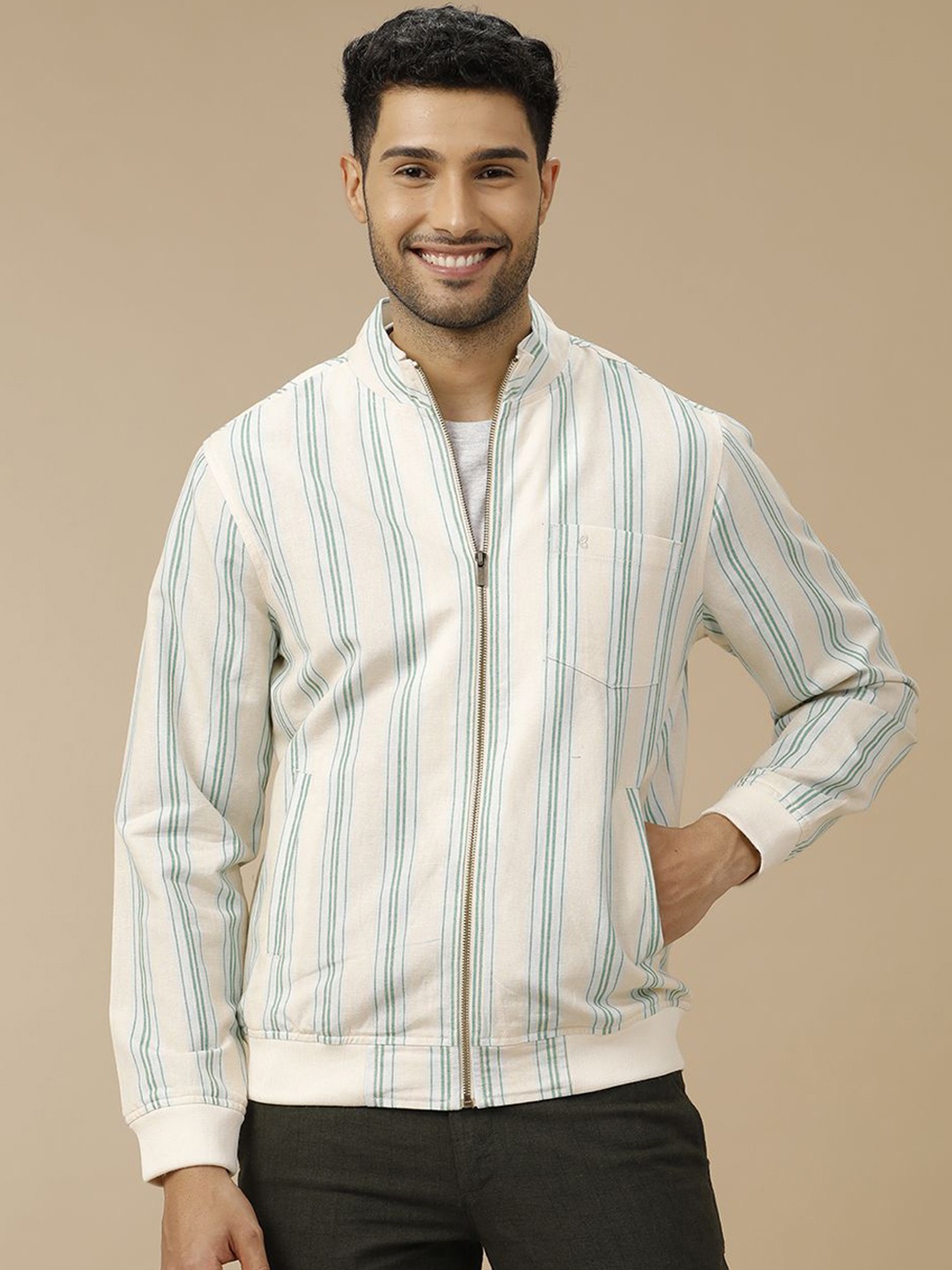 CAVALLO by Linen Club Men Striped Lightweight Antimicrobial Embroidered Jacket, Beige
CAVALLO by Linen Club Men Striped Lightweight Antimicrobial Embroidered Jacket, Beige