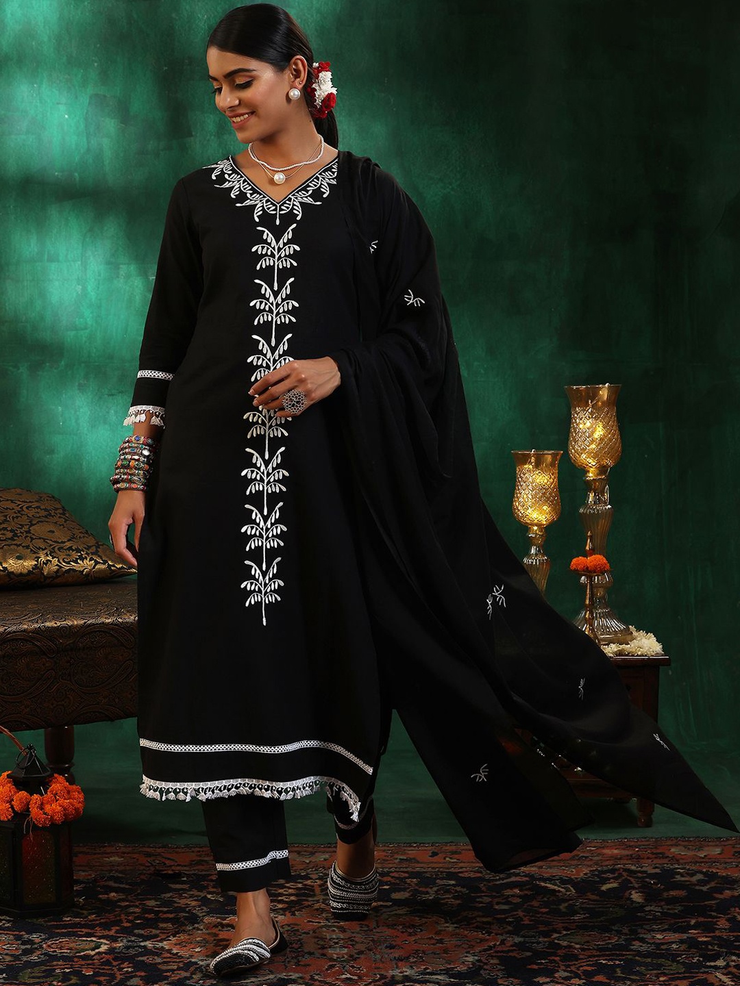 Libas Women Ethnic Motifs Embroidered Regular Thread Work Pure Cotton Kurta with Trousers & With Dupatta, Black
Libas Women Ethnic Motifs Embroidered Regular Thread Work Pure Cotton Kurta with Trousers & With Dupatta, Black