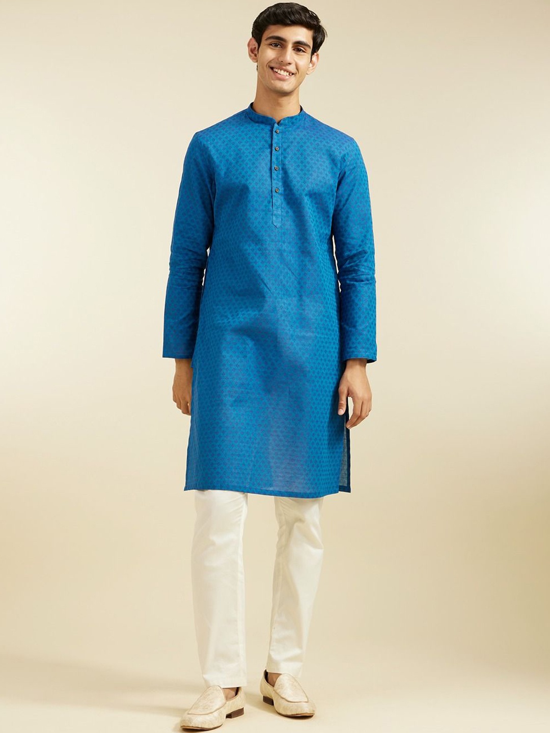 Diwas by Manyavar Geometric Printed Mandarin Collar Cotton Straight Kurta, Blue
Diwas by Manyavar Geometric Printed Mandarin Collar Cotton Straight Kurta, Blue