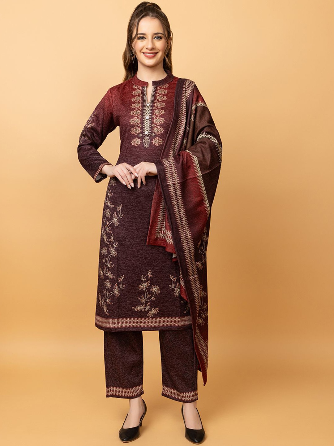 CLAPTON Floral Embroidered Straight Thread Work Pure Wool Kurta with Trousers & Dupatta, Maroon
CLAPTON Floral Embroidered Straight Thread Work Pure Wool Kurta with Trousers & Dupatta, Maroon