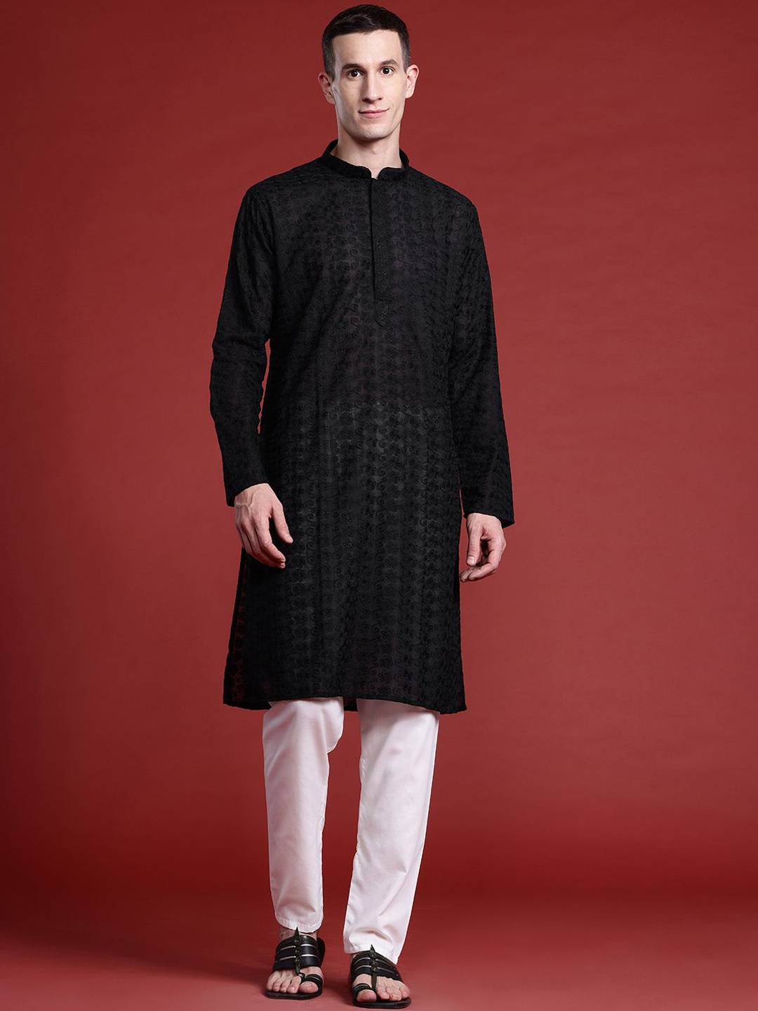 MANQ Floral Embroidered Thread Work Mandarin Collar Pure Cotton Straight Kurta, Black
MANQ Floral Embroidered Thread Work Mandarin Collar Pure Cotton Straight Kurta, Black
