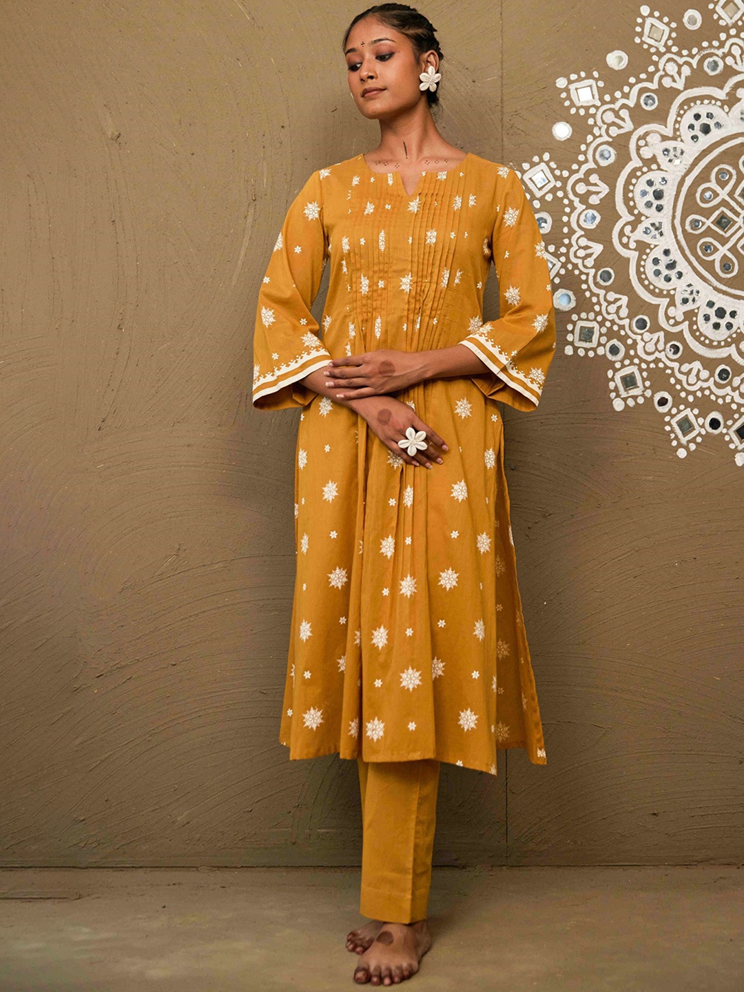 PINK CACTII Women Floral Printed Pleated Pure Cotton Kurta with Pyjamas & With Dupatta, Yellow
PINK CACTII Women Floral Printed Pleated Pure Cotton Kurta with Pyjamas & With Dupatta, Yellow