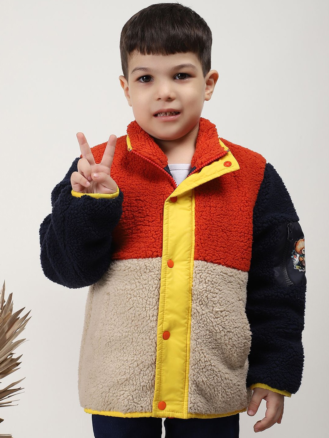 HOUSE OF VEDAS Boys Colourblocked Lightweight Padded Jacket with Embroidered, Multi
HOUSE OF VEDAS Boys Colourblocked Lightweight Padded Jacket with Embroidered, Multi