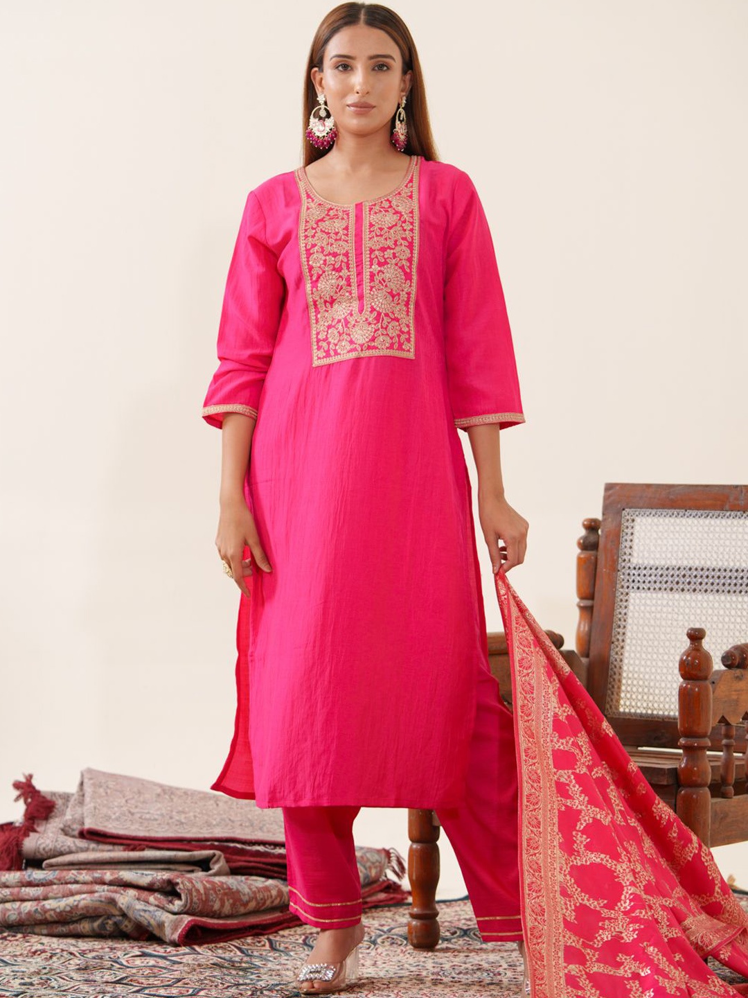 House of Pataudi Ethnic Motifs Embroidered Straight Kurta With Trousers & Dupatta, Pink
House of Pataudi Ethnic Motifs Embroidered Straight Kurta With Trousers & Dupatta, Pink