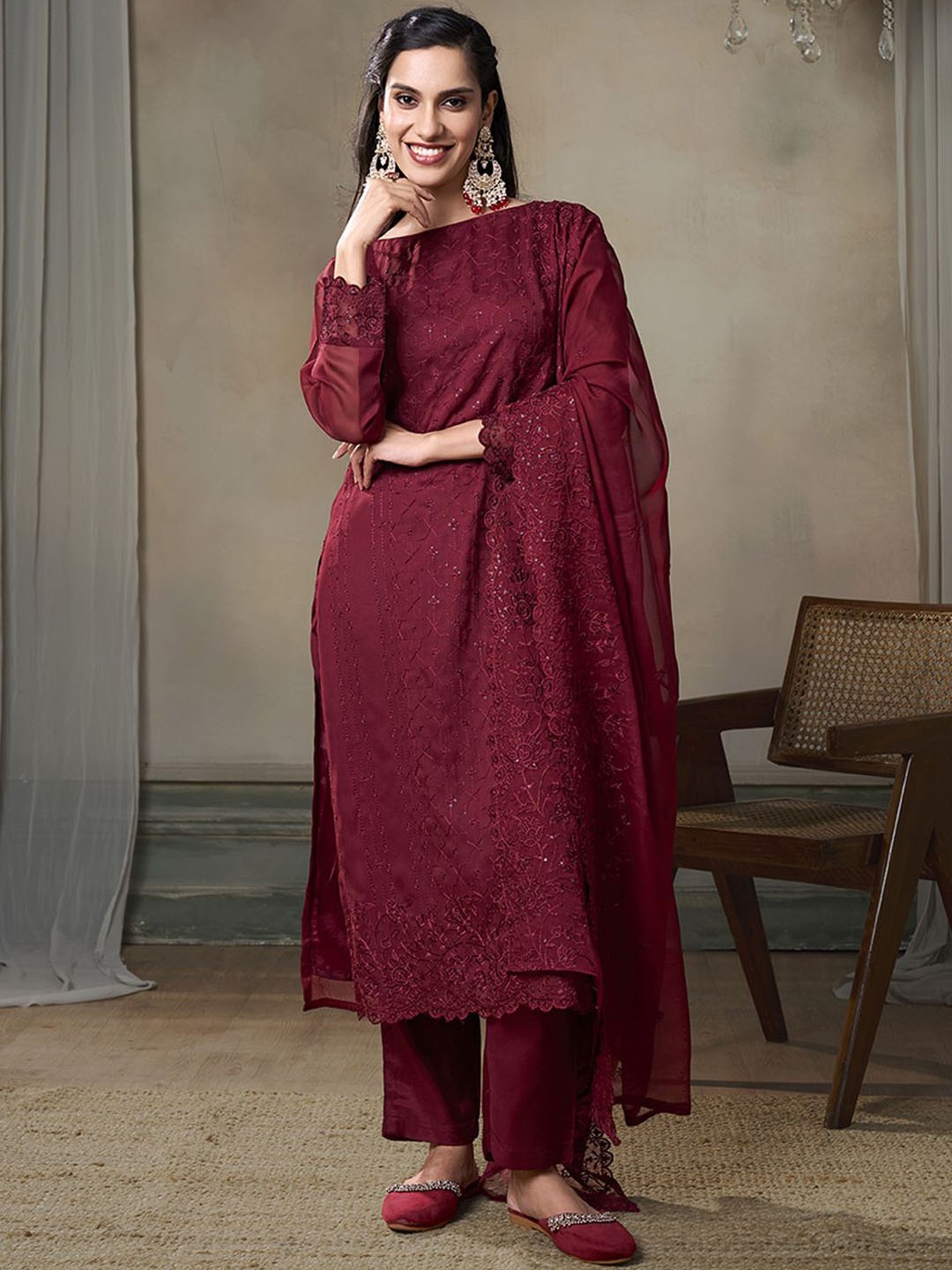 Inddus Women Ethnic Motifs Embroidered Regular Sequinned Kurta with Trousers & With Dupatta, Maroon
Inddus Women Ethnic Motifs Embroidered Regular Sequinned Kurta with Trousers & With Dupatta, Maroon