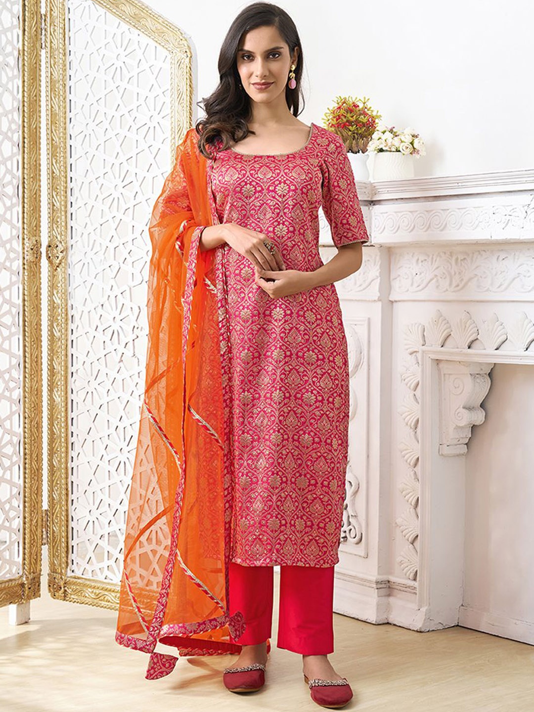 Inddus Women Ethnic Motifs Printed Regular Kurta with Trousers & With Dupatta, Pink
Inddus Women Ethnic Motifs Printed Regular Kurta with Trousers & With Dupatta, Pink