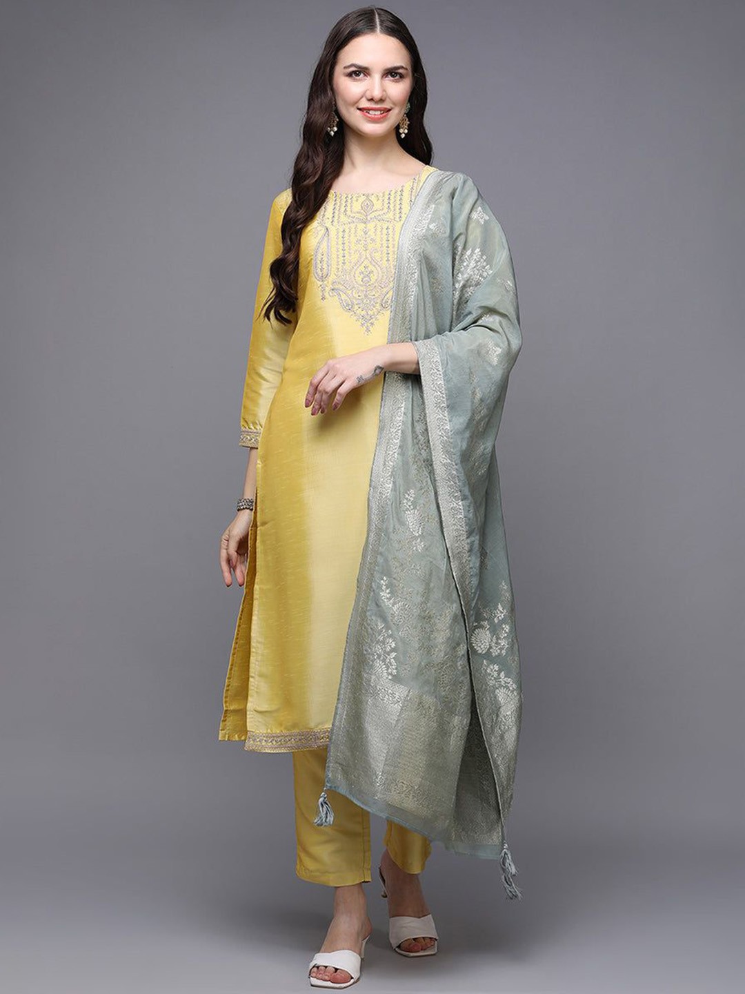 AHIKA Paisley Embroidered Regular Thread Work Straight Kurta with Trousers & Dupatta, Yellow
AHIKA Paisley Embroidered Regular Thread Work Straight Kurta with Trousers & Dupatta, Yellow