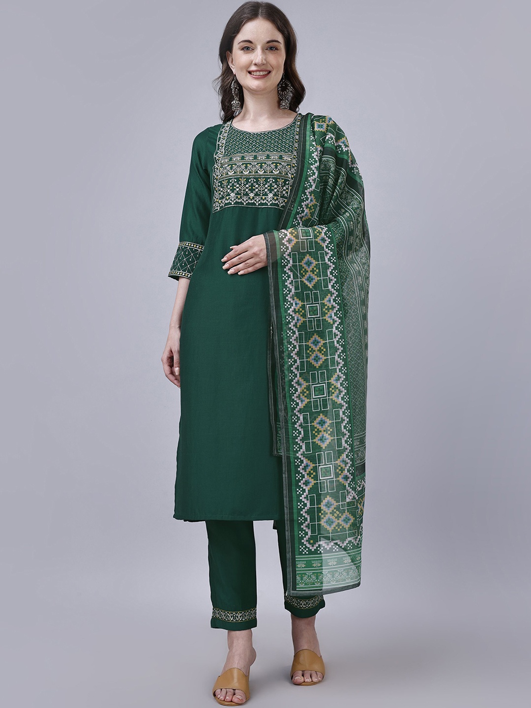 Rujave Floral Yoke Design Regular Zari Straight Kurta with Trousers & Dupatta, Green
Rujave Floral Yoke Design Regular Zari Straight Kurta with Trousers & Dupatta, Green