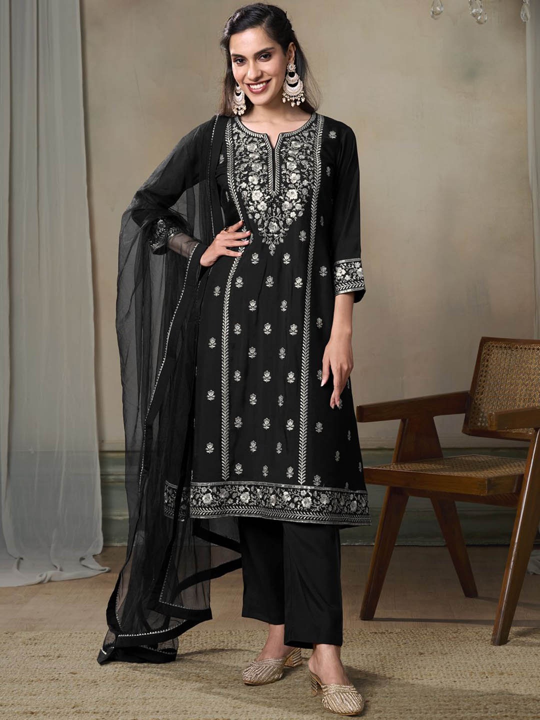 Inddus Women Floral Embroidered Regular Sequinned Kurta with Trousers & With Dupatta, Black
Inddus Women Floral Embroidered Regular Sequinned Kurta with Trousers & With Dupatta, Black