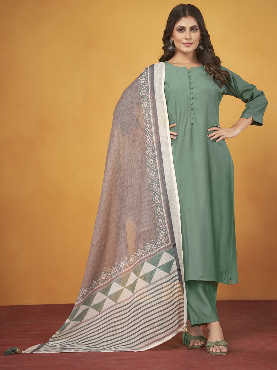 STYLE SAMSARA Mandarin Collar Art Silk Regular Straight Kurta with Trousers & Dupatta, Olive
STYLE SAMSARA Mandarin Collar Art Silk Regular Straight Kurta with Trousers & Dupatta, Olive
