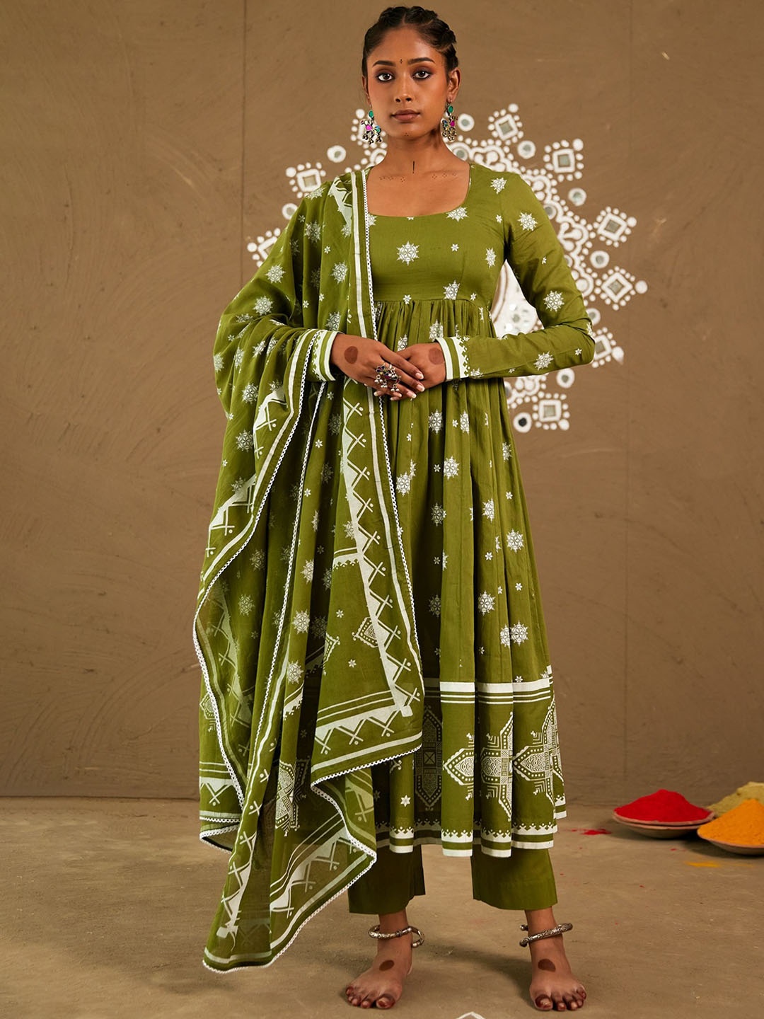 PINK CACTII Women Floral Printed Pleated Pure Cotton Kurta with Palazzos & With Dupatta, Green
PINK CACTII Women Floral Printed Pleated Pure Cotton Kurta with Palazzos & With Dupatta, Green