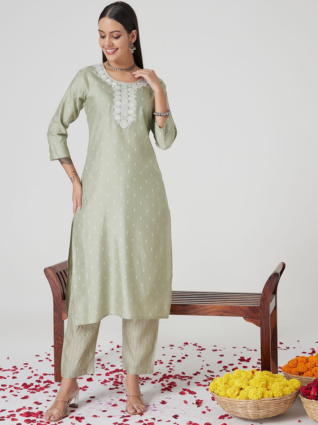 VESH Floral Embroidered Thread Work Round Neck Pure Cotton Straight Kurta with Trousers, Green
VESH Floral Embroidered Thread Work Round Neck Pure Cotton Straight Kurta with Trousers, Green