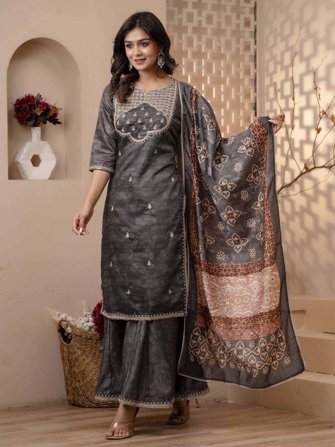 VASVI Floral Embroidered Regular Chanderi Cotton Straight Kurta with Sharara & Dupatta, Grey
VASVI Floral Embroidered Regular Chanderi Cotton Straight Kurta with Sharara & Dupatta, Grey