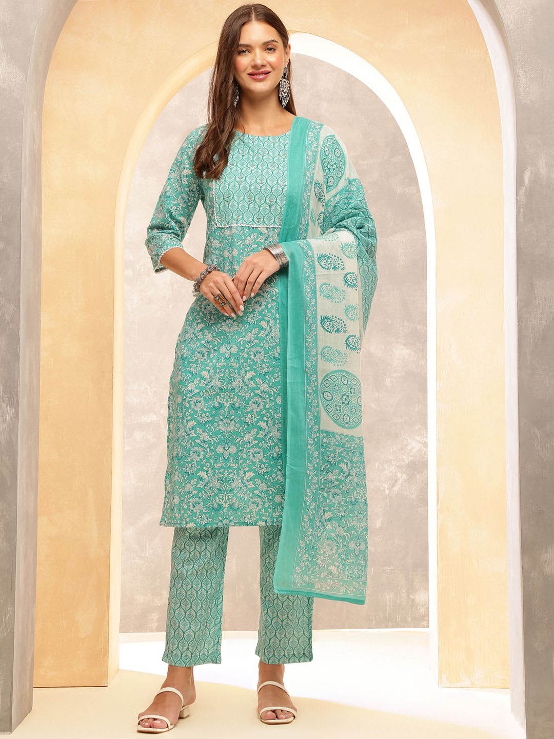 Anouk Women Ethnic Motifs Printed Regular Beads and Stones Pure Cotton Kurta with Trousers & With Dupatta, Sea green
Anouk Women Ethnic Motifs Printed Regular Beads and Stones Pure Cotton Kurta with Trousers & With Dupatta, Sea green