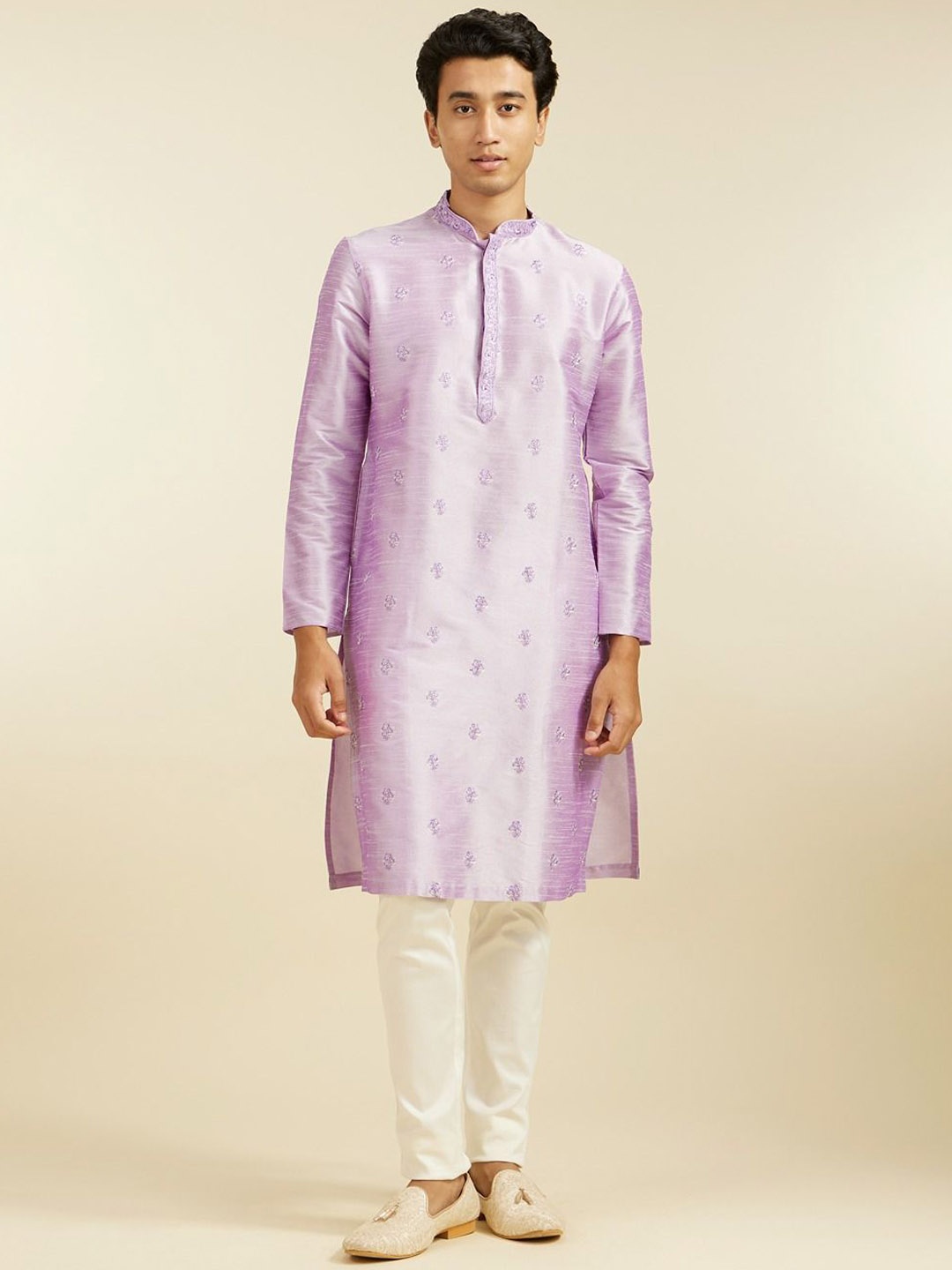 Diwas by Manyavar Floral Embroidered Thread Work Mandarin Collar Straight Kurta, Purple
Diwas by Manyavar Floral Embroidered Thread Work Mandarin Collar Straight Kurta, Purple