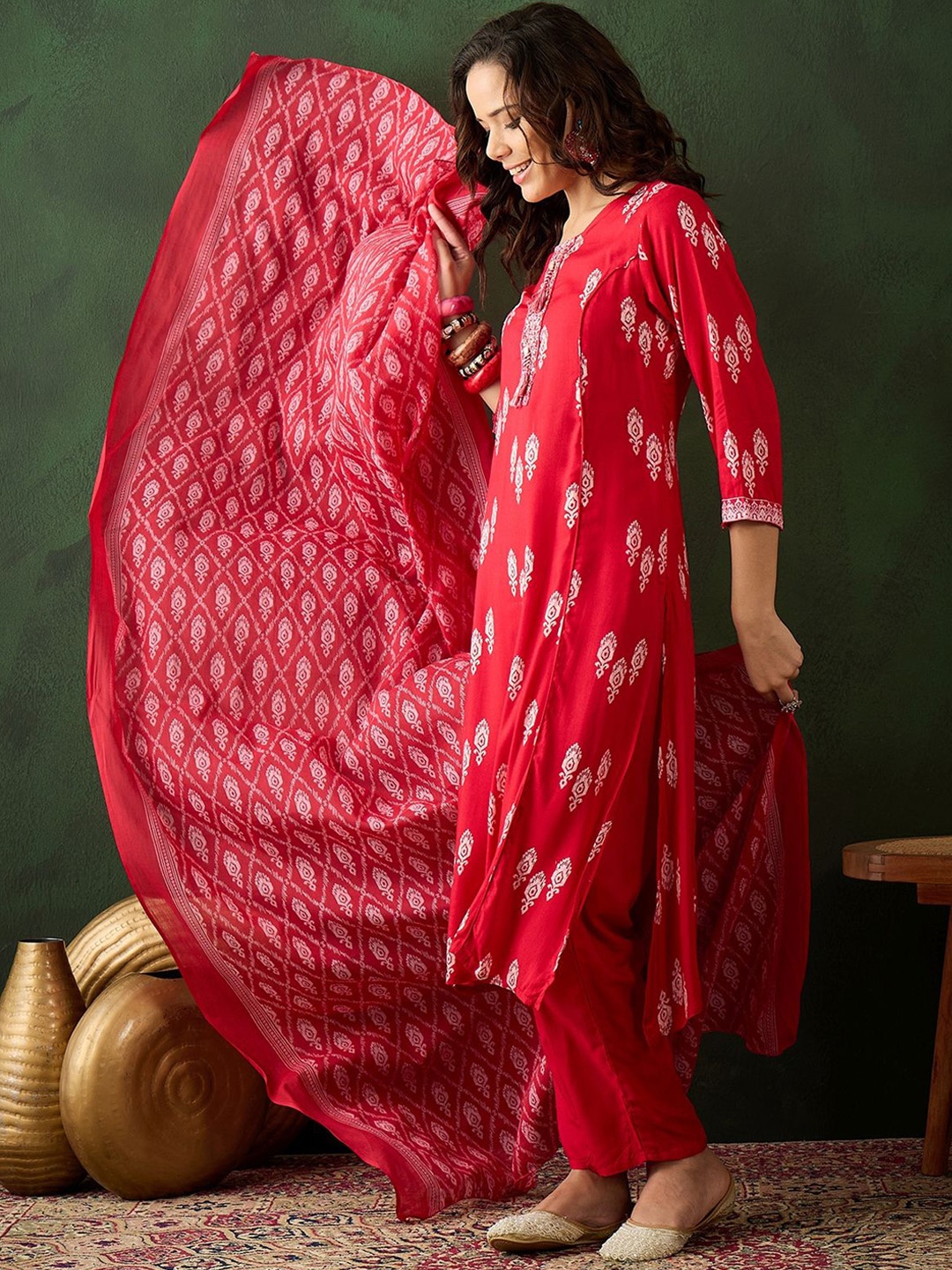Sangria Red Floral Embroidered Pure Cotton Sequinned Straight Kurta With Trouser & Dupatta
Sangria Red Floral Embroidered Pure Cotton Sequinned Straight Kurta With Trouser & Dupatta