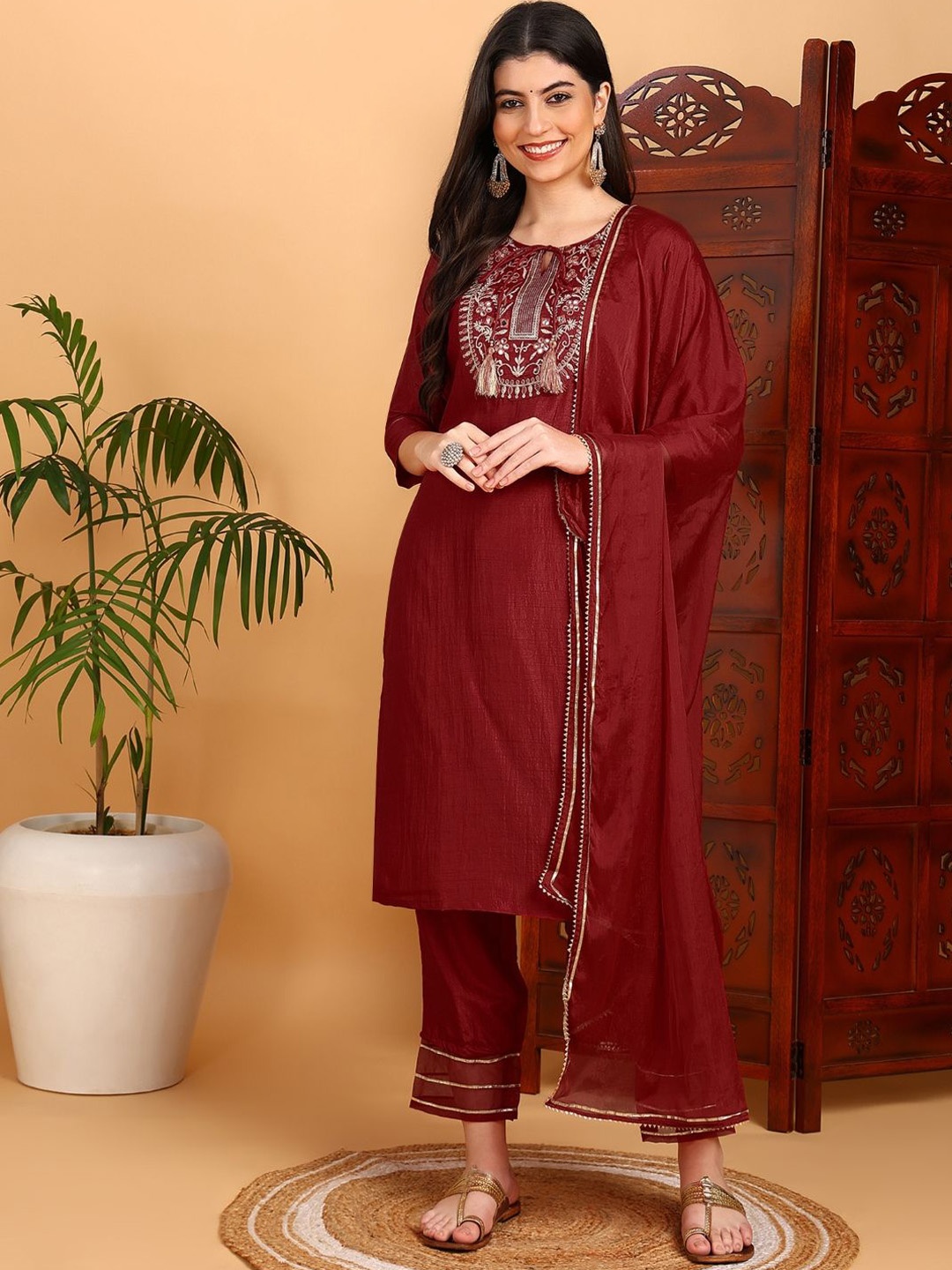 AHIKA Women Floral Embroidered Regular Mirror Work Kurta with Trousers & With Dupatta, Red
AHIKA Women Floral Embroidered Regular Mirror Work Kurta with Trousers & With Dupatta, Red