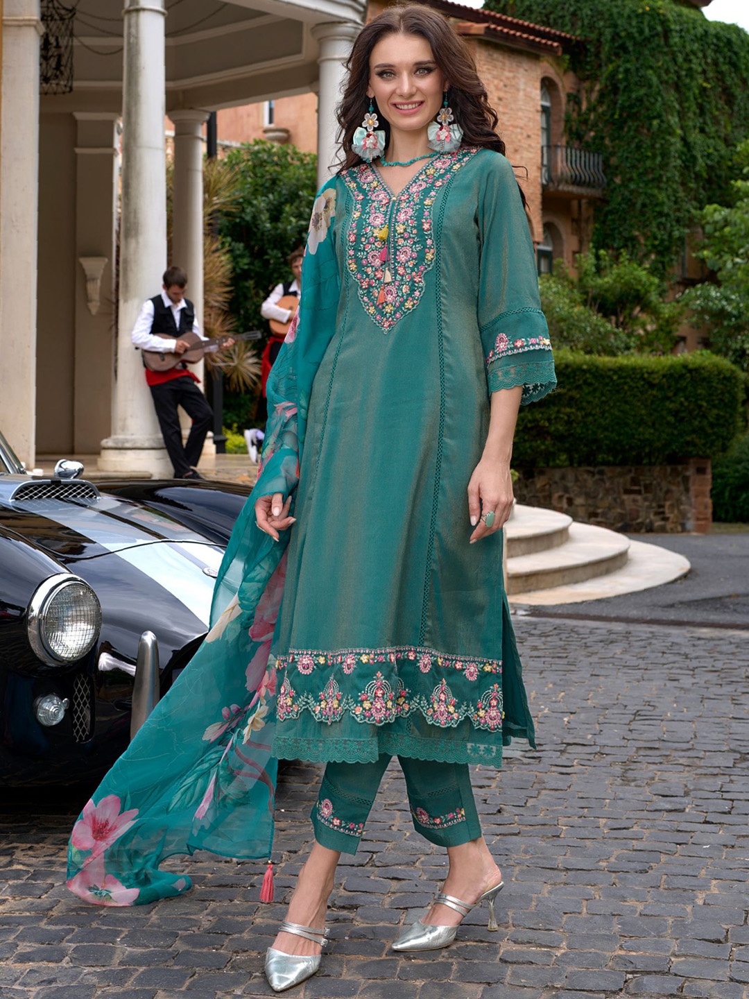 Indo Era Women Floral Embroidered Regular Thread Work Kurta with Trousers & With Dupatta, Blue
Indo Era Women Floral Embroidered Regular Thread Work Kurta with Trousers & With Dupatta, Blue