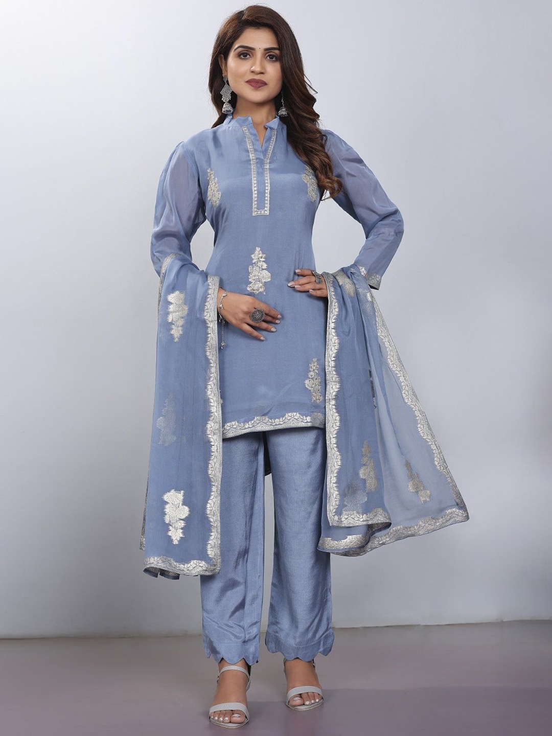 JIVORA Floral Embroidered Mandarin Collar Straight Kurta with Trousers & Dupatta, Blue
JIVORA Floral Embroidered Mandarin Collar Straight Kurta with Trousers & Dupatta, Blue