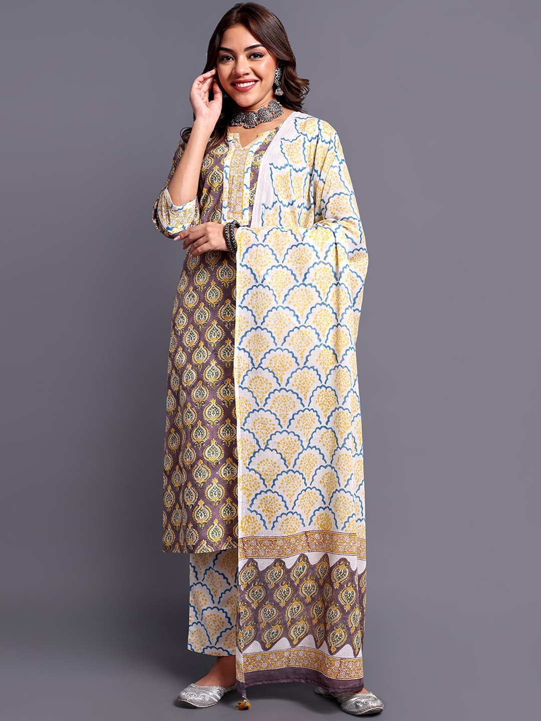 Vastara the Label Floral Printed Pure Cotton Straight Kurta & Trousers With Dupatta, Mauve
Vastara the Label Floral Printed Pure Cotton Straight Kurta & Trousers With Dupatta, Mauve