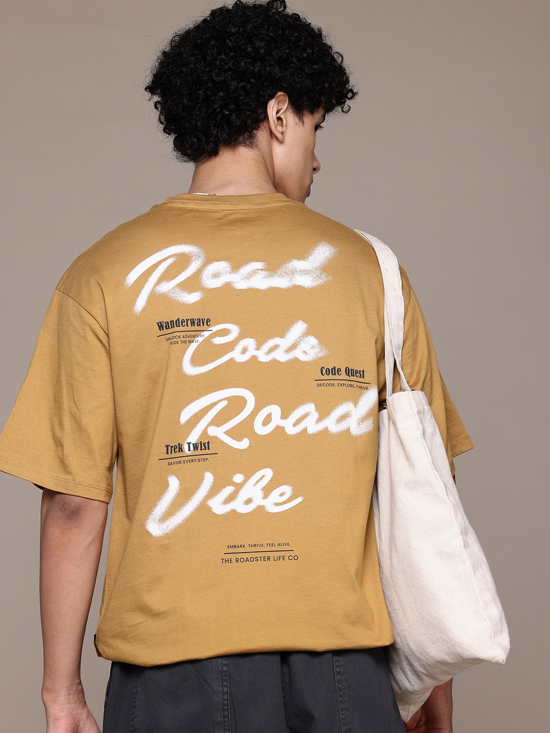 The Roadster Lifestyle Co. Printed Drop-Shoulder Sleeves Pure Cotton Relaxed T-shirt, Khaki
The Roadster Lifestyle Co. Printed Drop-Shoulder Sleeves Pure Cotton Relaxed T-shirt, Khaki