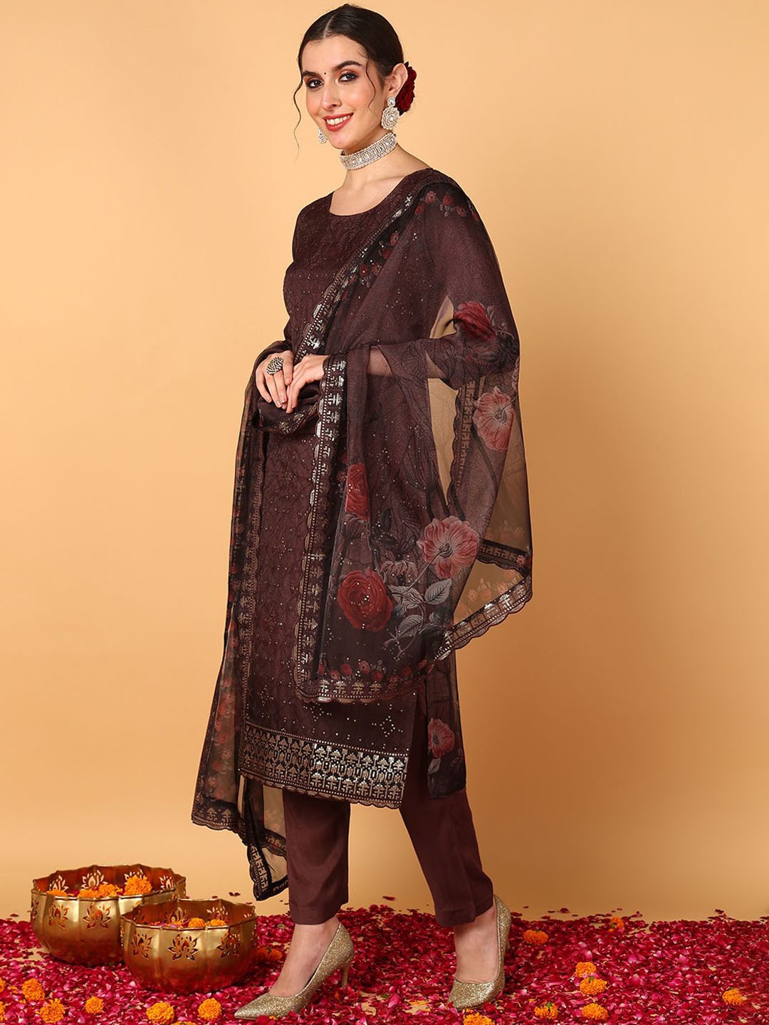 AHIKA Women Ethnic Motifs Embroidered Regular Sequinned Kurta with Trousers & With Dupatta, Brown
AHIKA Women Ethnic Motifs Embroidered Regular Sequinned Kurta with Trousers & With Dupatta, Brown