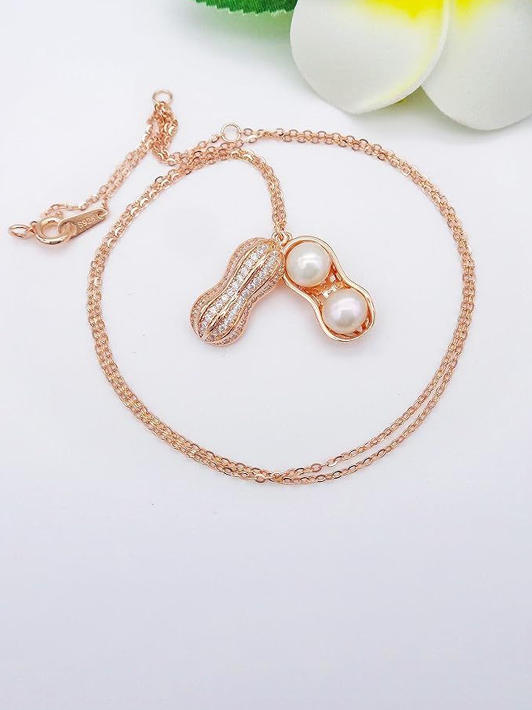 DIVASTRI Gold-Plated American Diamond Studded Anti-Tarnish Chain With Pendant, Rose gold
DIVASTRI Gold-Plated American Diamond Studded Anti-Tarnish Chain With Pendant, Rose gold