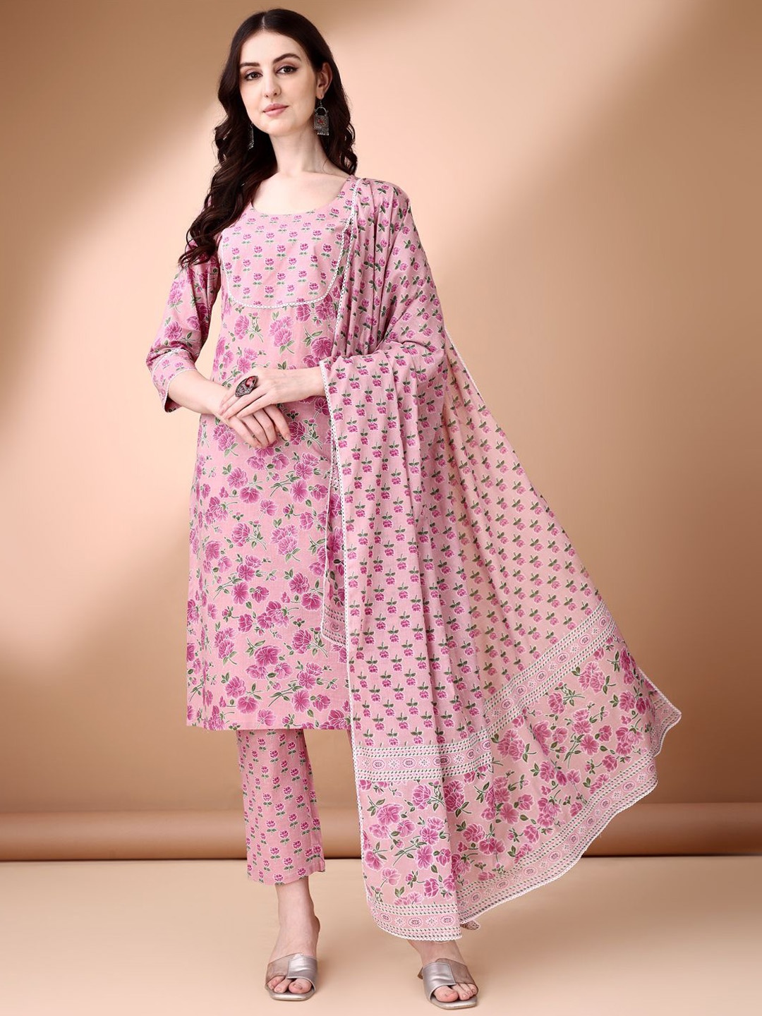 Anouk Floral Printed Regular Pure Cotton Straight Kurta with Trousers & Dupatta, Pink
Anouk Floral Printed Regular Pure Cotton Straight Kurta with Trousers & Dupatta, Pink