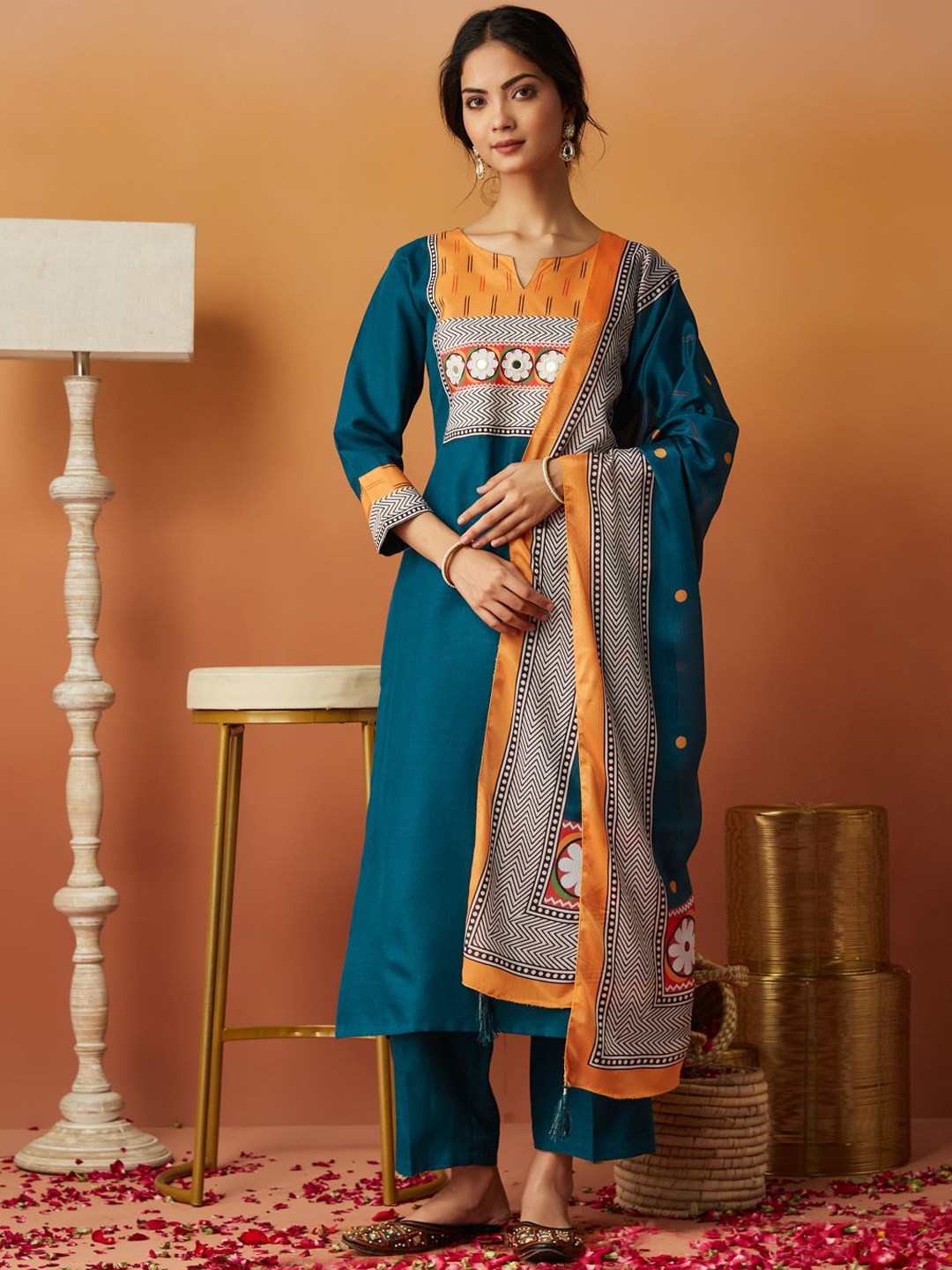 J Turritopsis Geometric Printed Mirror Work Straight Kurta With Trousers & Dupatta, Blue
J Turritopsis Geometric Printed Mirror Work Straight Kurta With Trousers & Dupatta, Blue