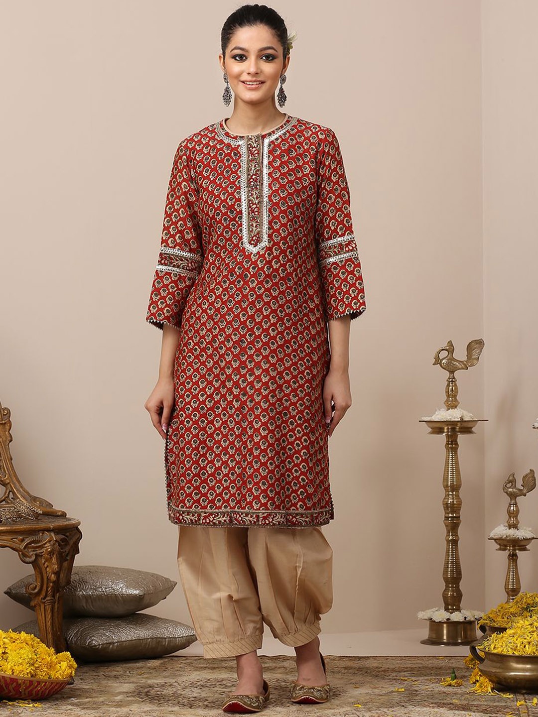 Tahiliya Ethnic Motifs Printed Gotta Patti Chanderi Silk Straight Kurta, Maroon
Tahiliya Ethnic Motifs Printed Gotta Patti Chanderi Silk Straight Kurta, Maroon
