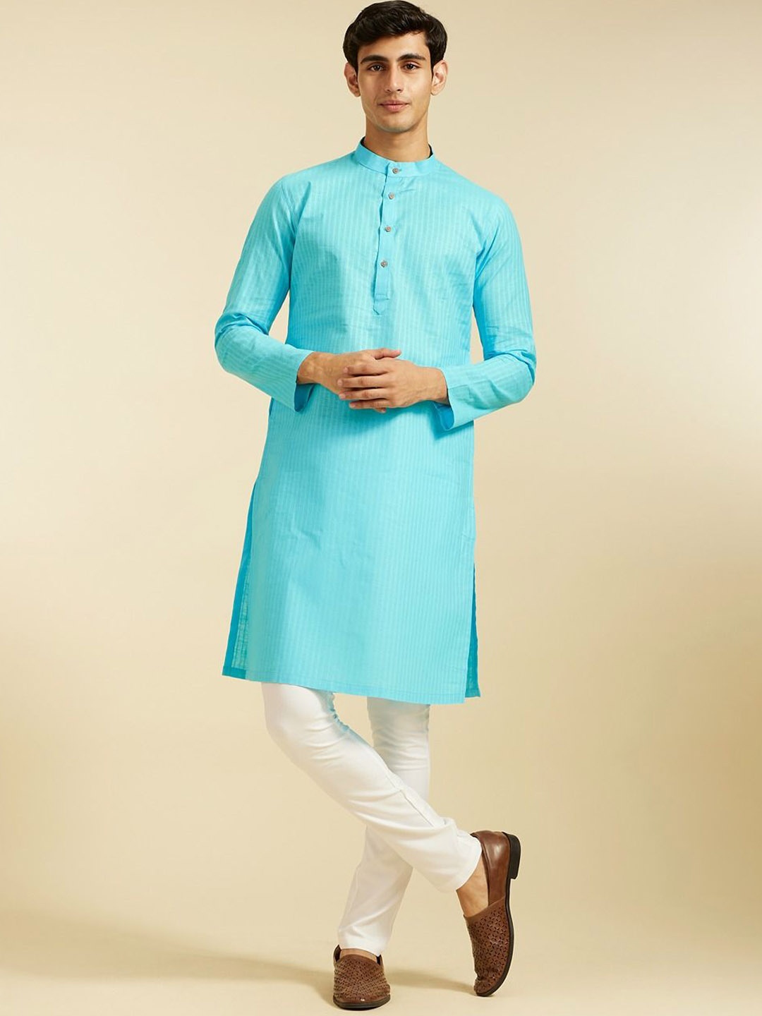 Diwas by Manyavar Geometric Woven Design Mandarin Collar Cotton Straight Kurta, Blue
Diwas by Manyavar Geometric Woven Design Mandarin Collar Cotton Straight Kurta, Blue